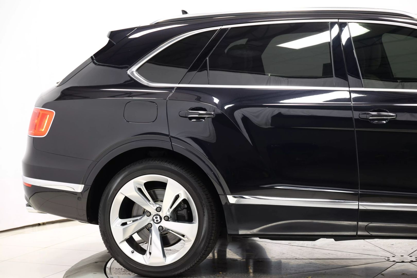 2017 Bentley Bentayga - Image 68