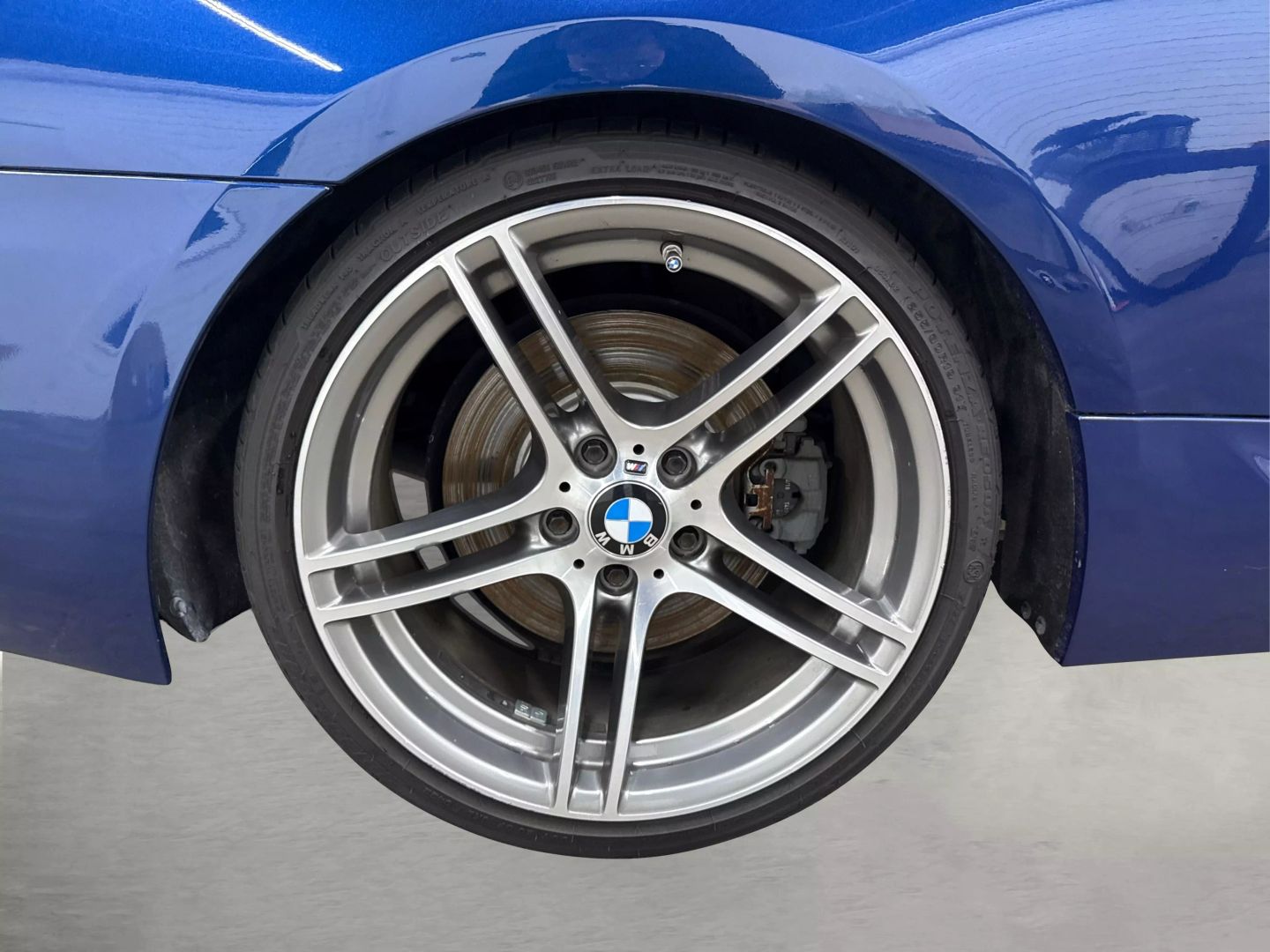 2011 Bmw 3 Series - Image 16