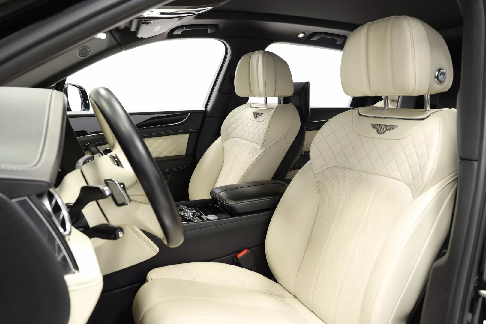 2017 Bentley Bentayga - Image 16