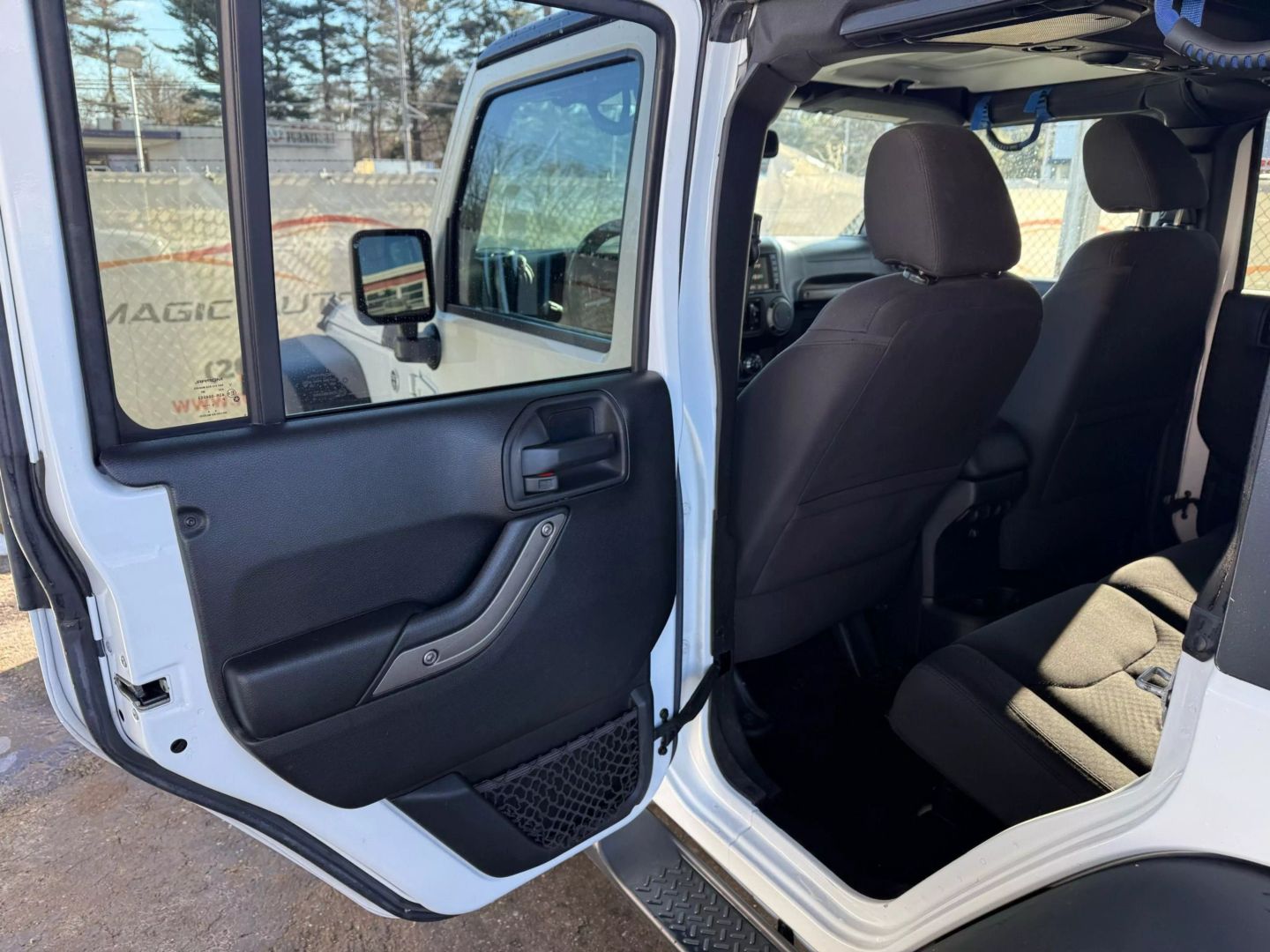 2017 Jeep Wrangler Unlimited - Image 17