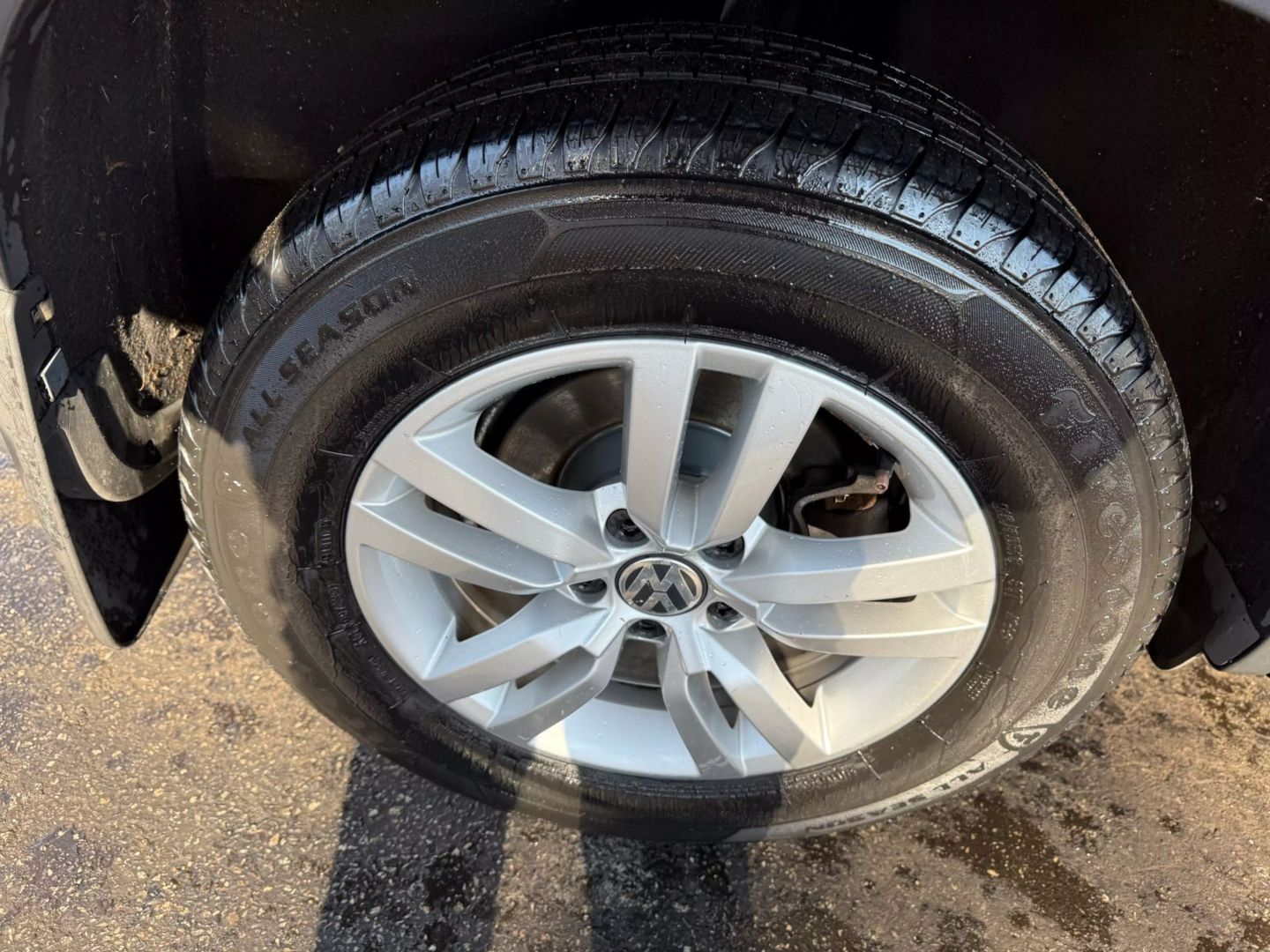 2014 Volkswagen Tiguan - Image 42