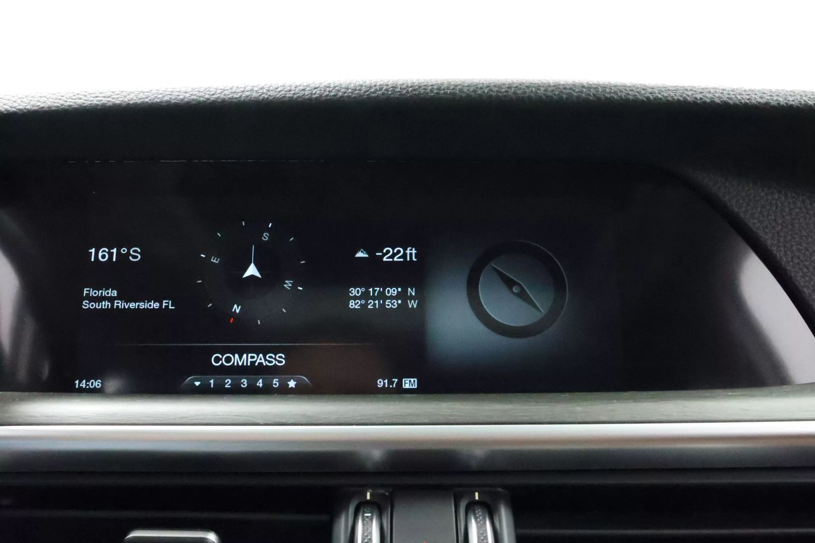 2018 Alfa Romeo Stelvio - Image 33