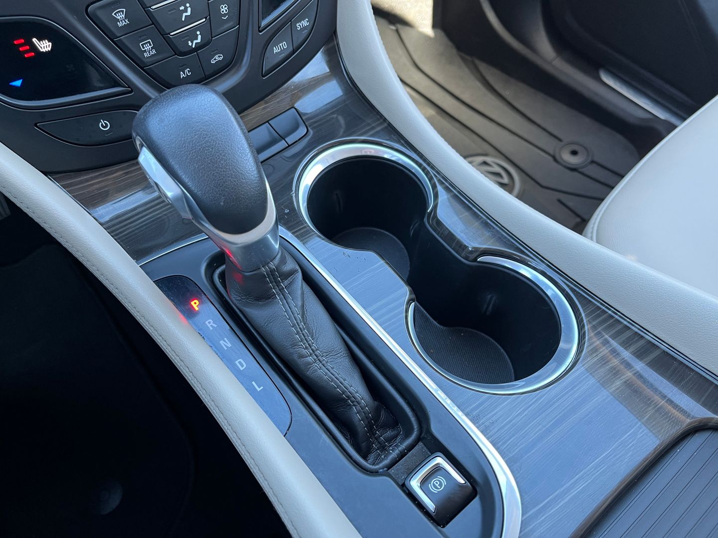 2020 BUICK ENVISION SUV 4-CYL, 2.5 LITER ESSENCE SPORT UTILITY 4D