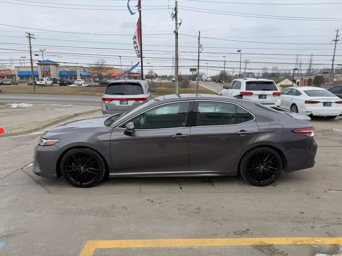 2018 Toyota Camry - Image 6