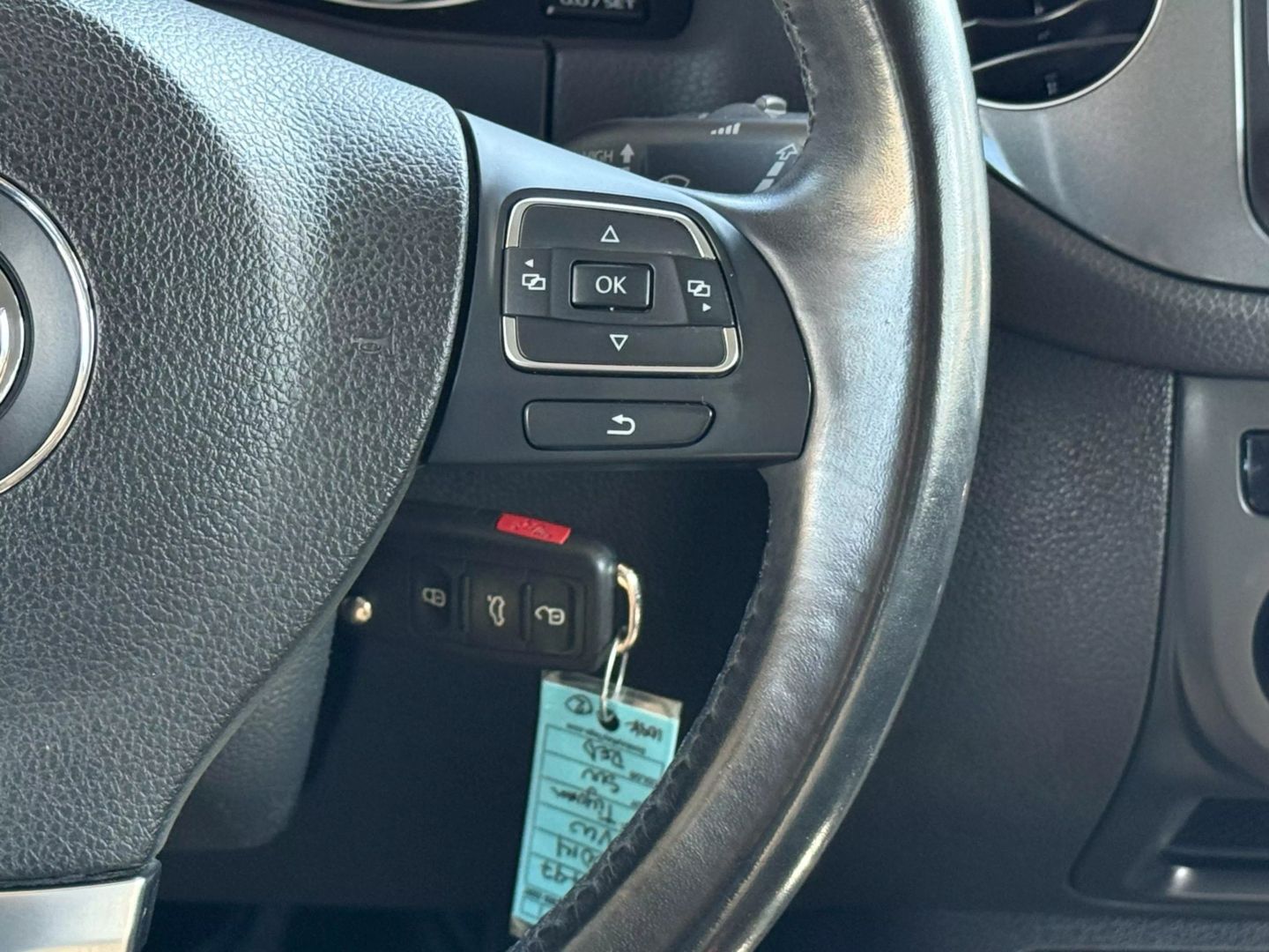 2014 Volkswagen Tiguan - Image 32