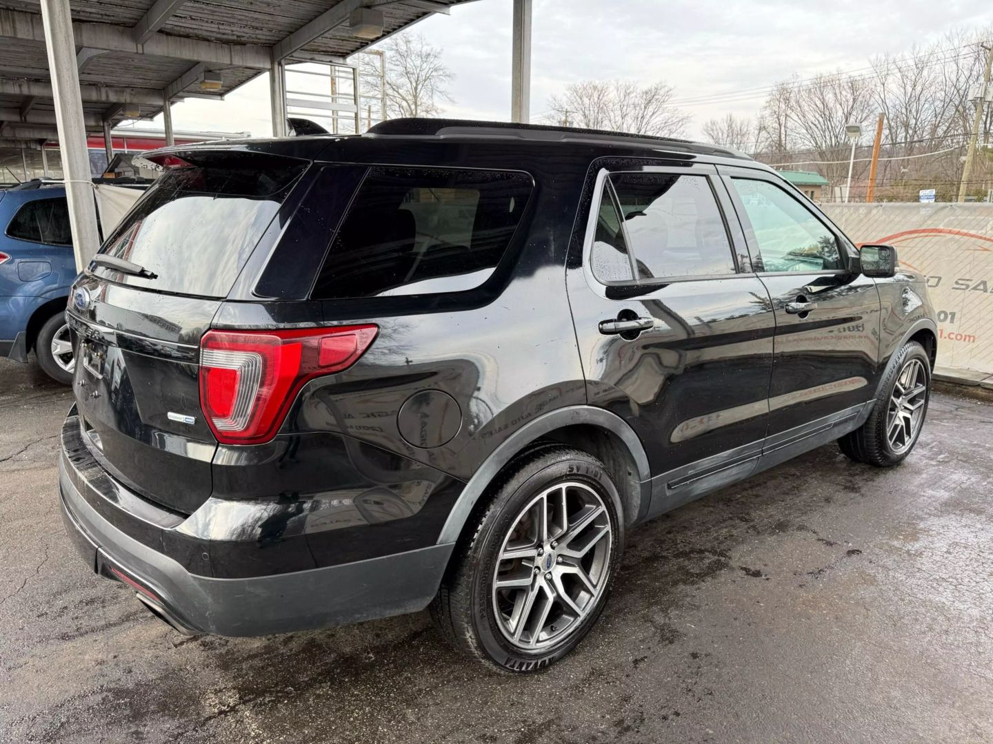 2017 Ford Explorer - Image 12