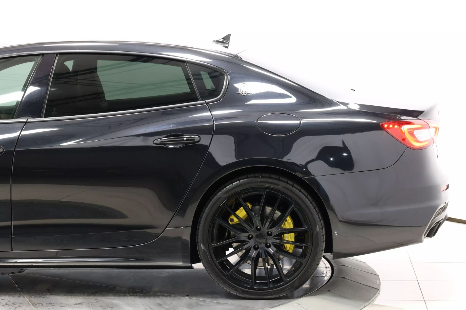2017 Maserati Quattroporte - Image 8