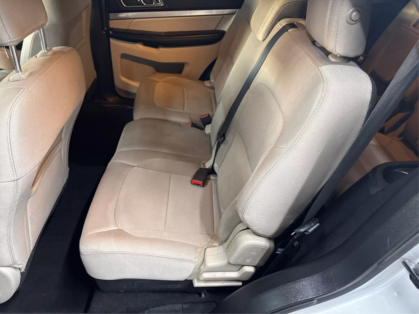 2018 Ford Explorer - Image 31