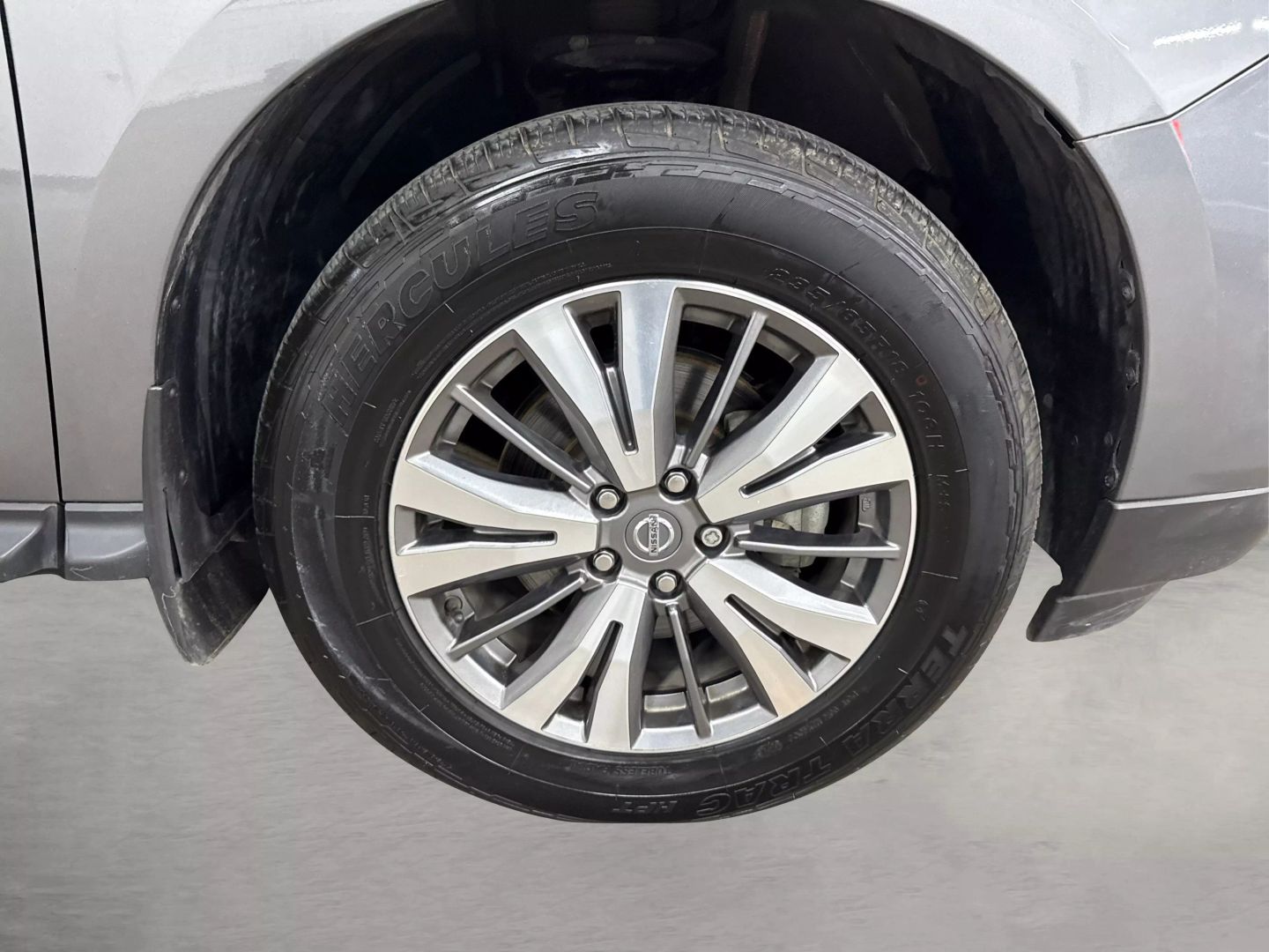 2019 Nissan Pathfinder - Image 13