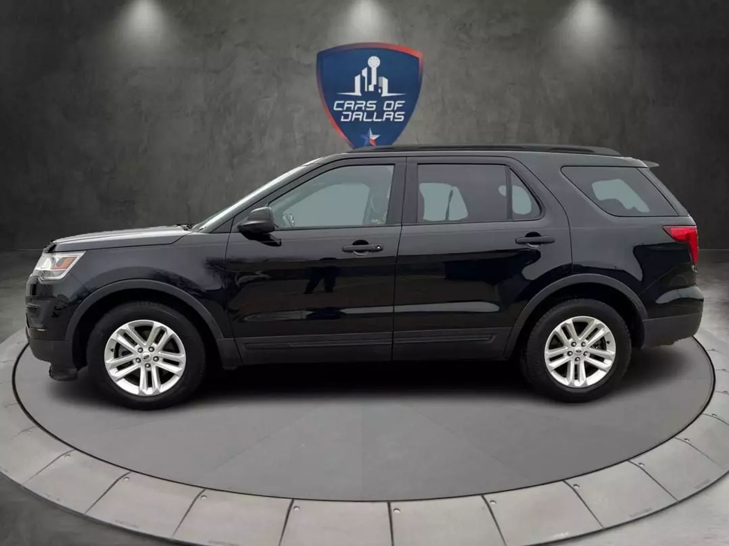 2017 Ford Explorer - Image 2