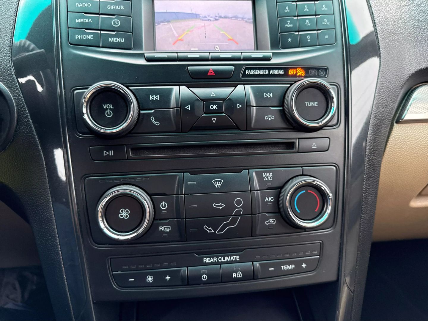 2017 Ford Explorer - Image 20