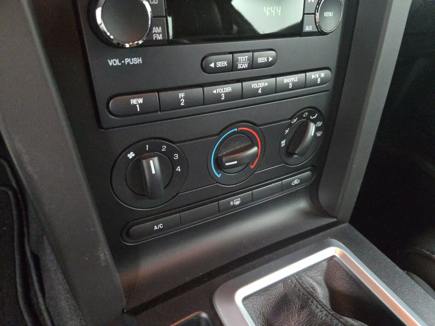 2008 Ford Mustang - Image 27