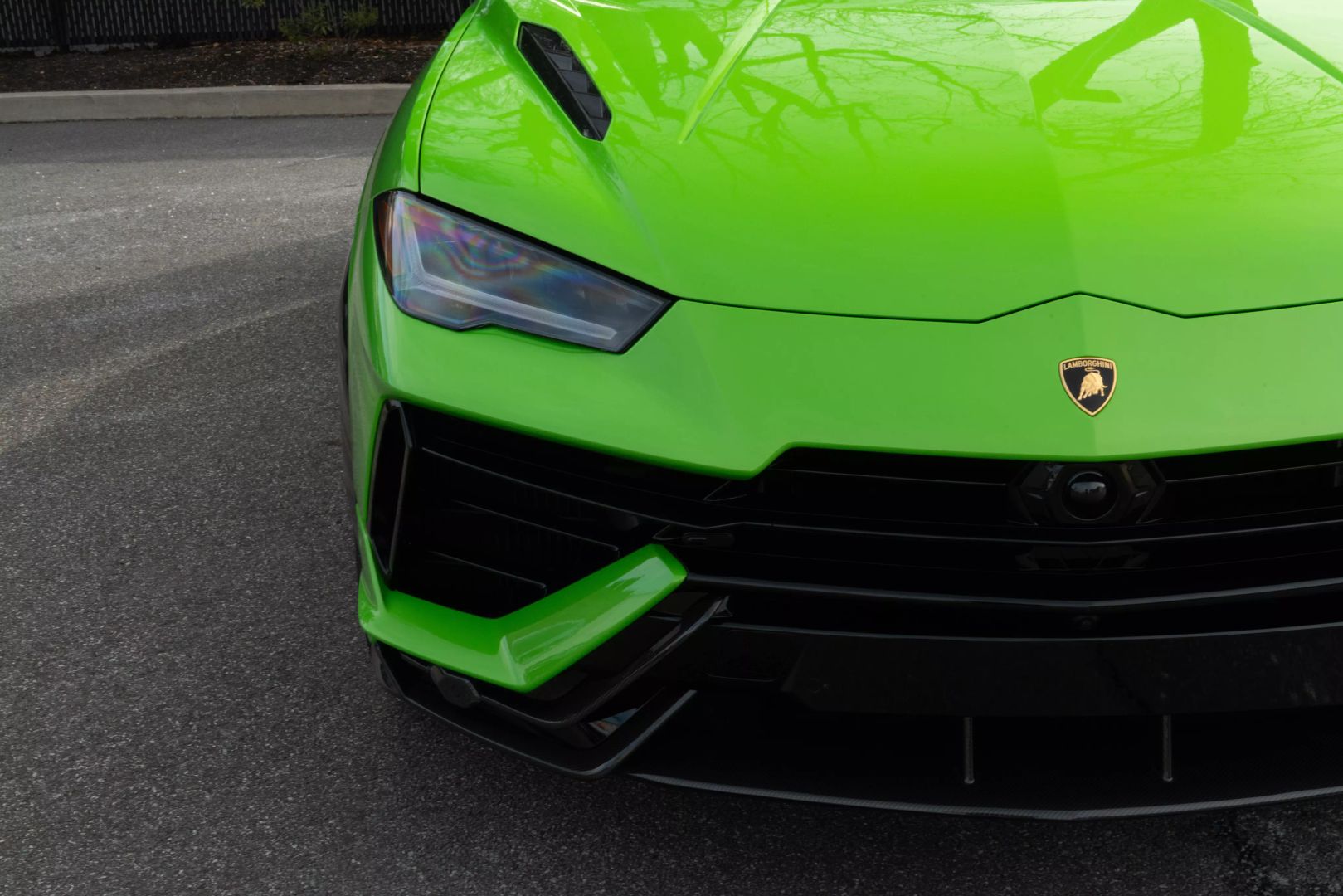 2023 Lamborghini Urus - Image 12