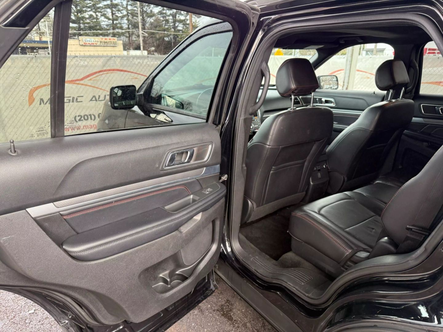 2017 Ford Explorer - Image 17