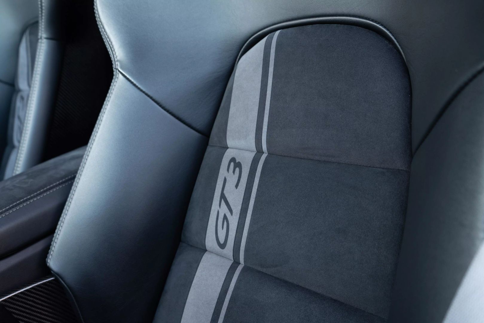 2018 Porsche 911 - Image 35