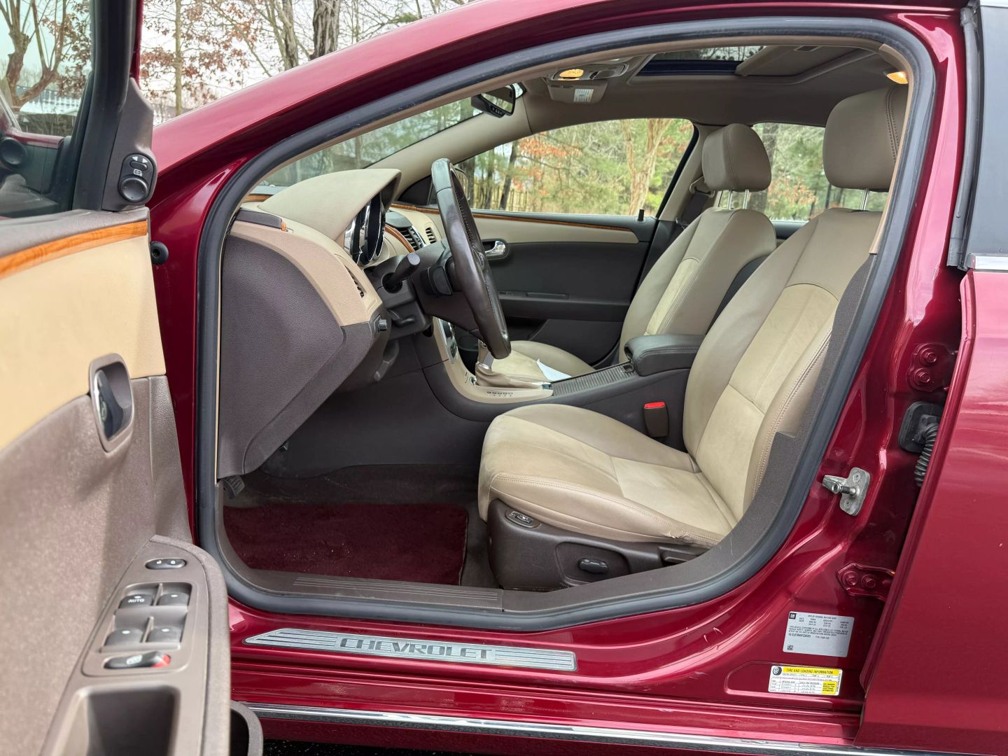 2009 Chevrolet Malibu - Image 10