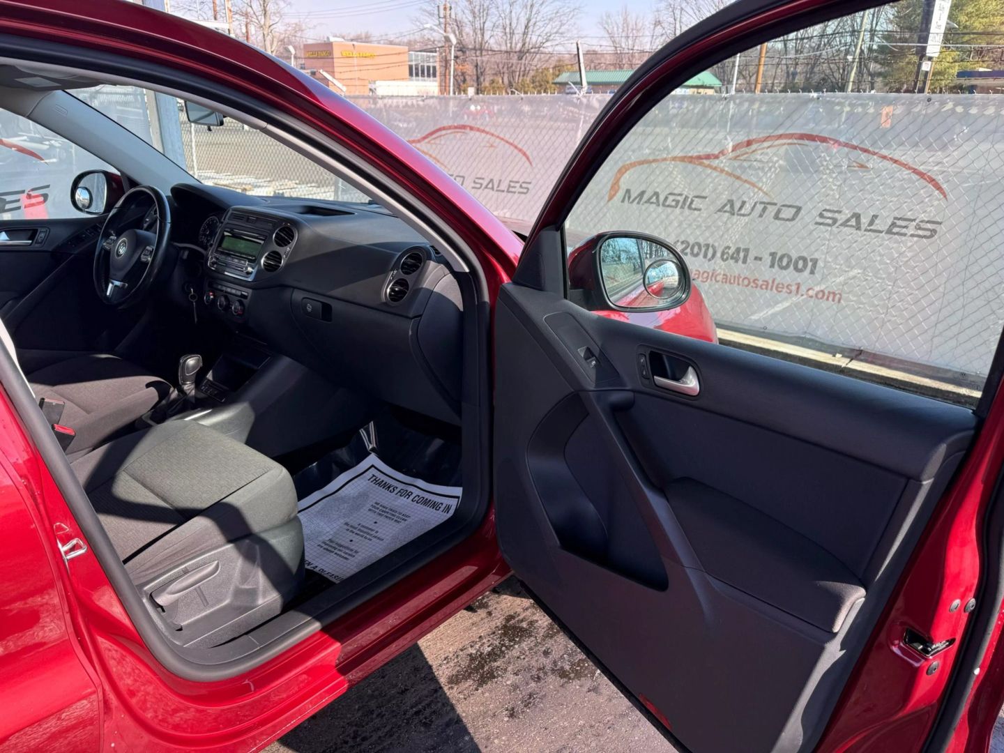 2014 Volkswagen Tiguan - Image 24