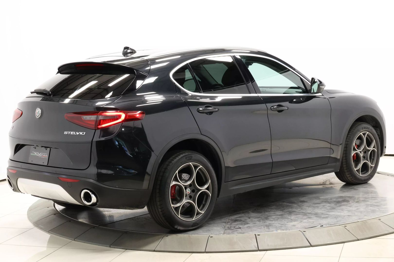 2018 Alfa Romeo Stelvio - Image 4