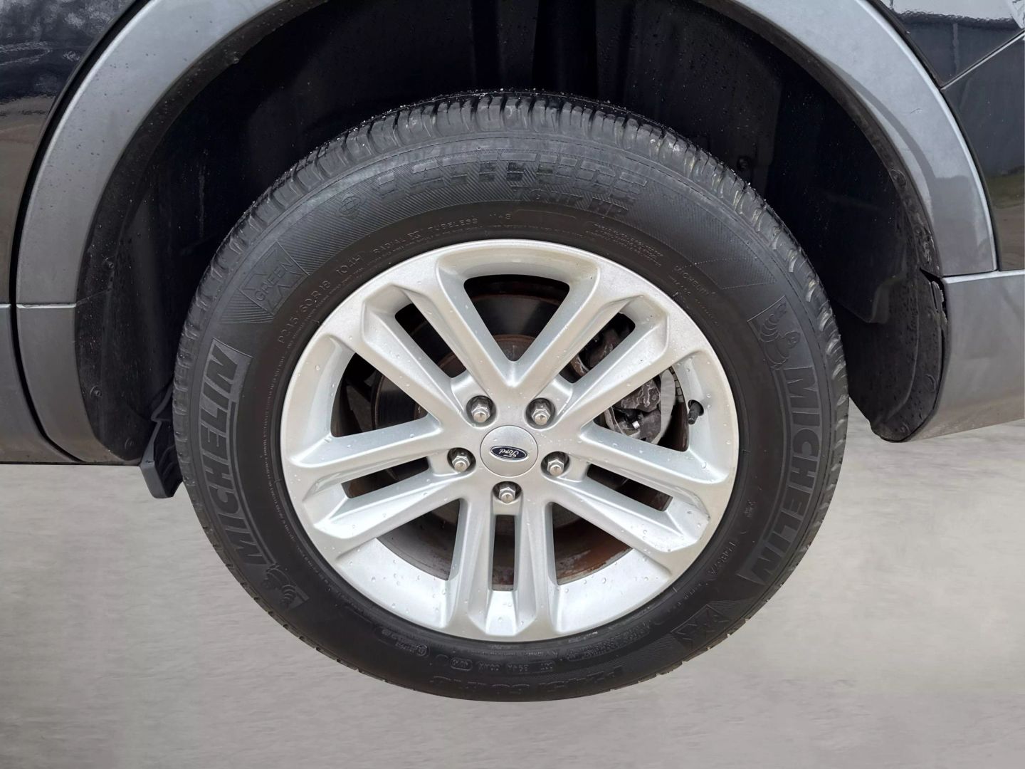2017 Ford Explorer - Image 16
