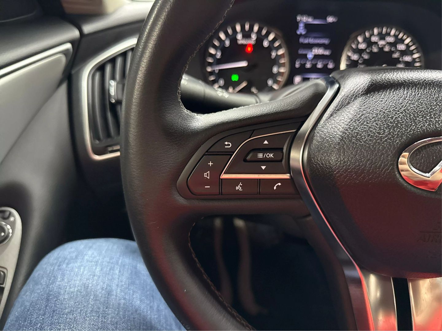 2021 Infiniti Q50 - Image 24