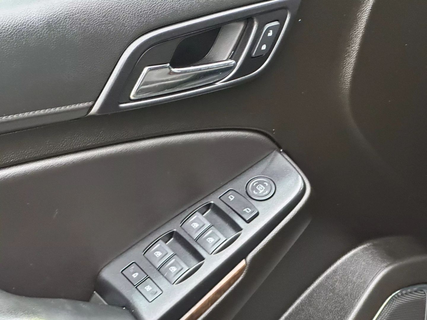 2019 Chevrolet Tahoe - Image 11