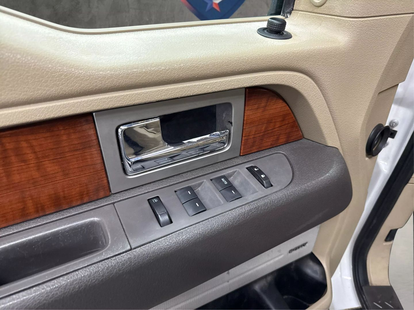 2010 Ford F150 Supercrew Cab - Image 27