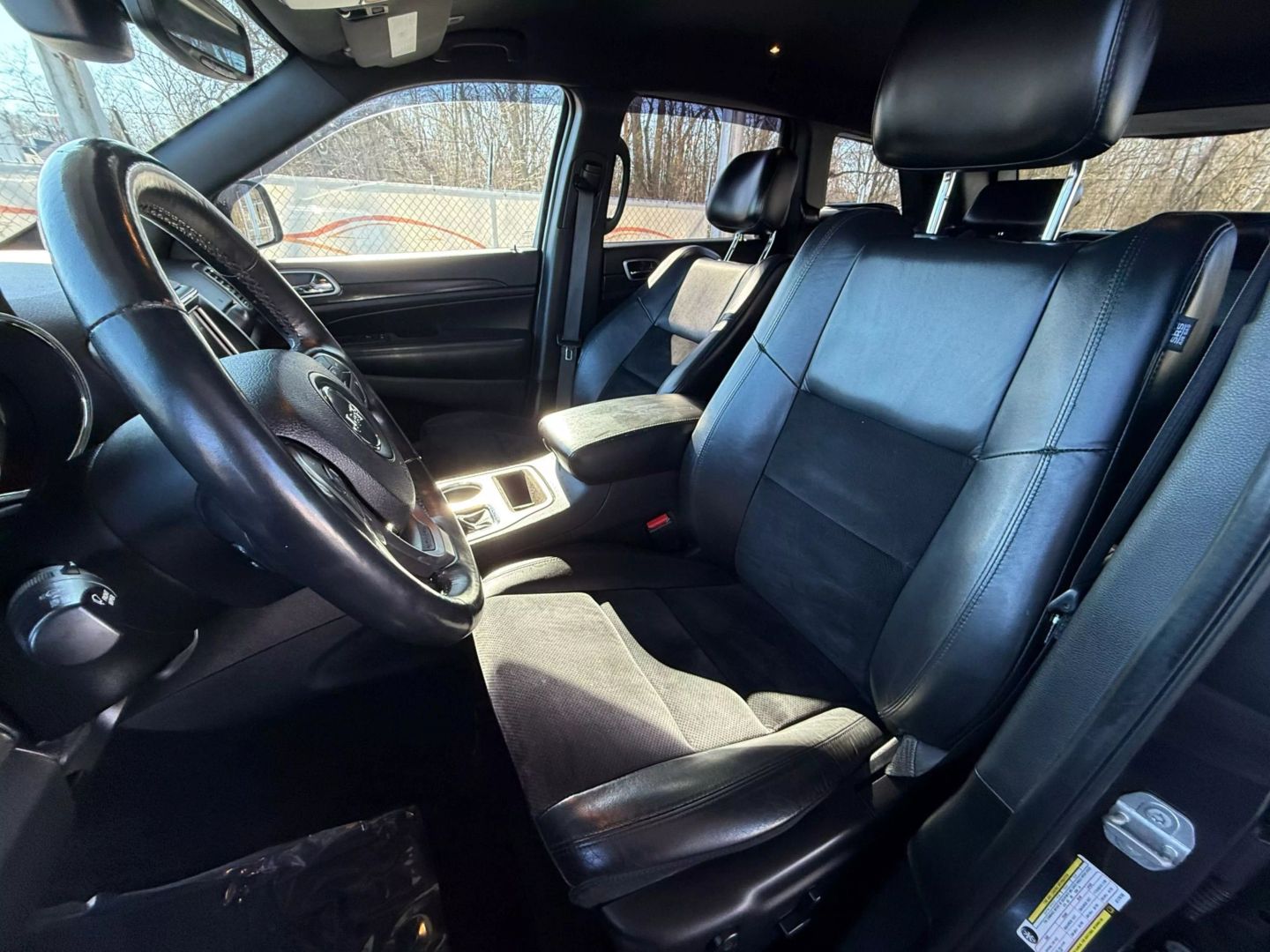 2018 Jeep Grand Cherokee - Image 16