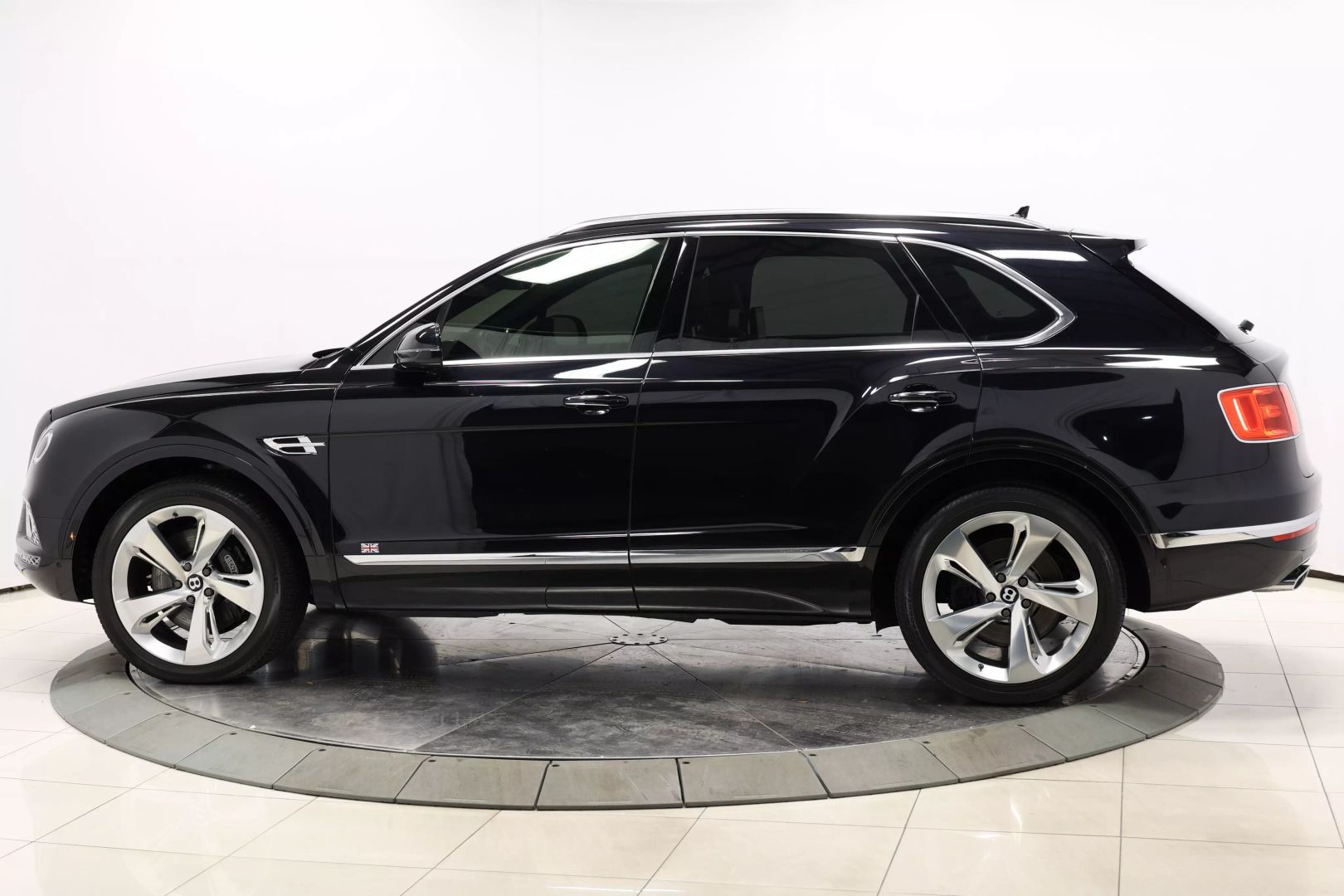 2017 Bentley Bentayga - Image 6