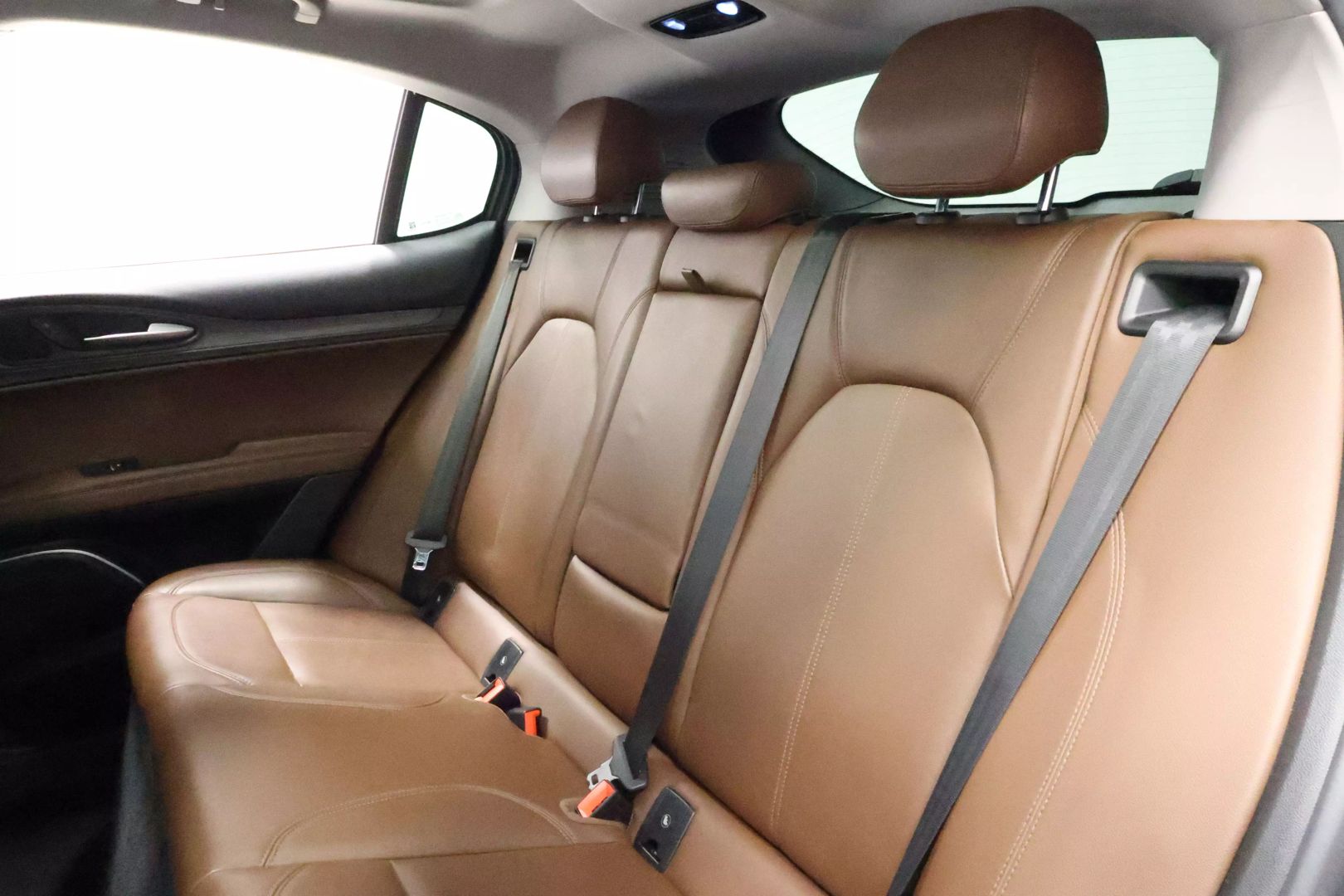 2018 Alfa Romeo Stelvio - Image 51