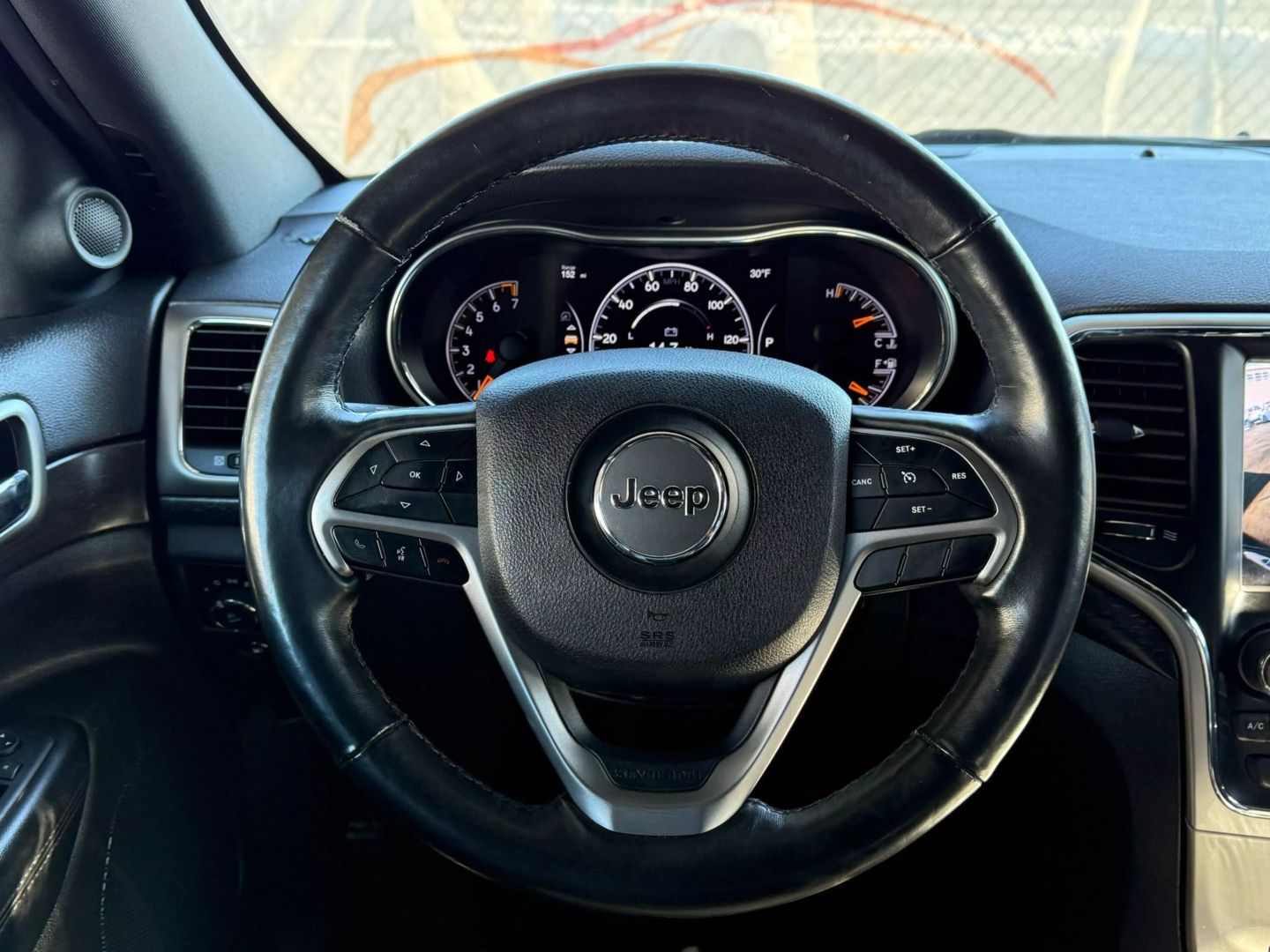 2018 Jeep Grand Cherokee - Image 33