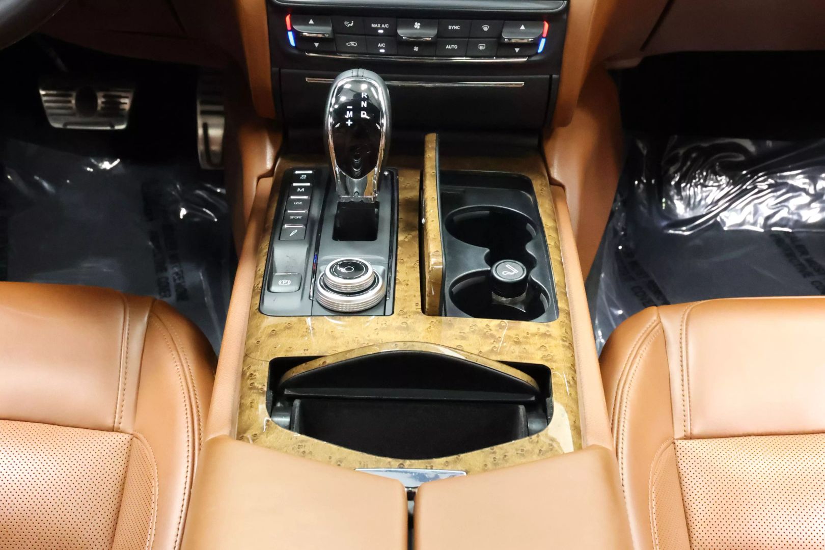 2017 Maserati Quattroporte - Image 39