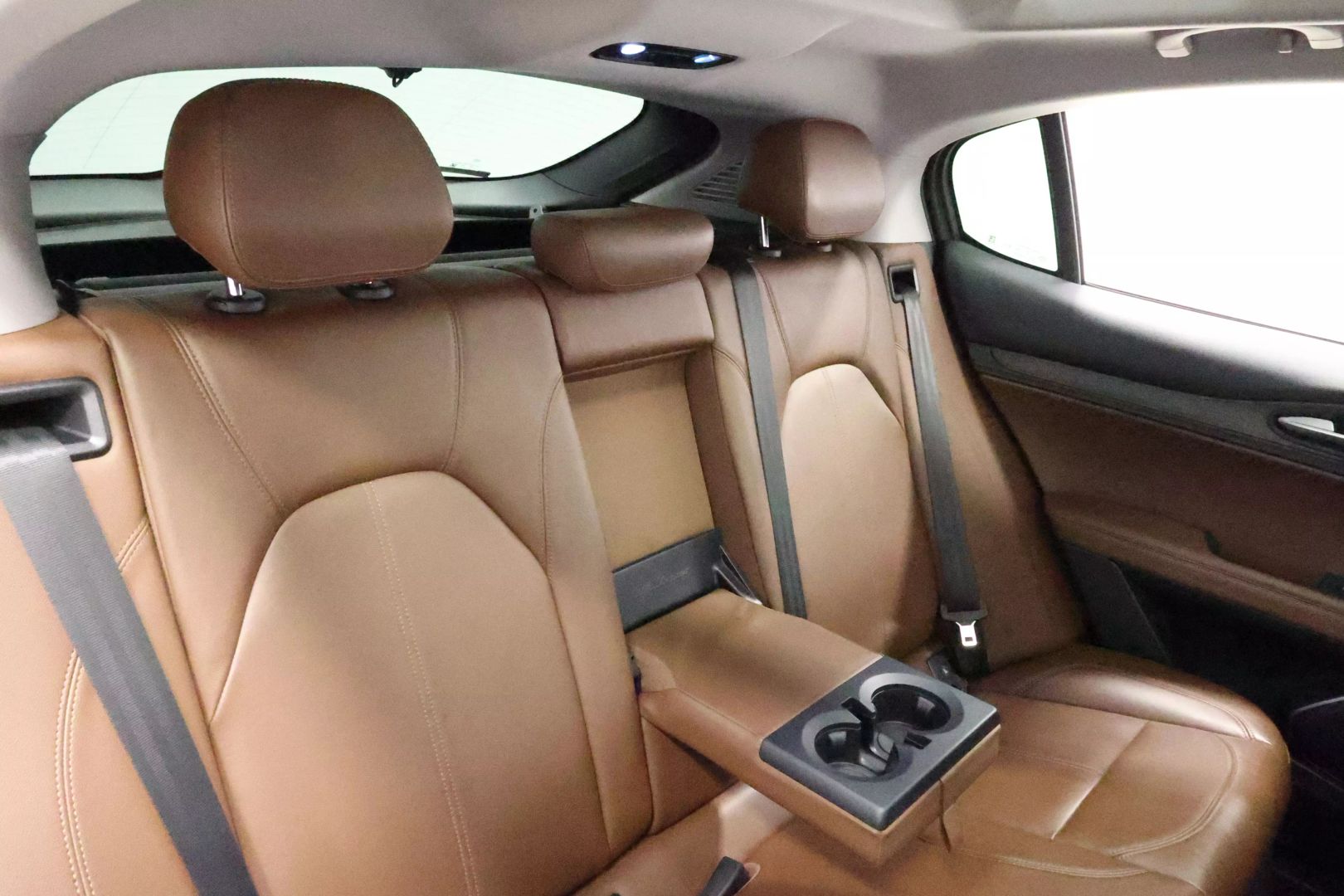 2018 Alfa Romeo Stelvio - Image 69