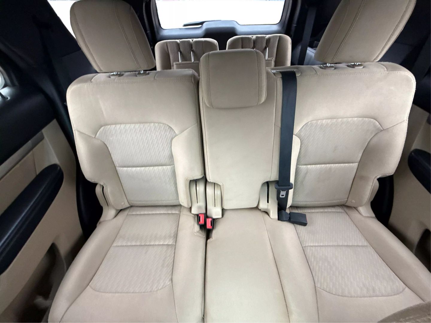 2017 Ford Explorer - Image 29