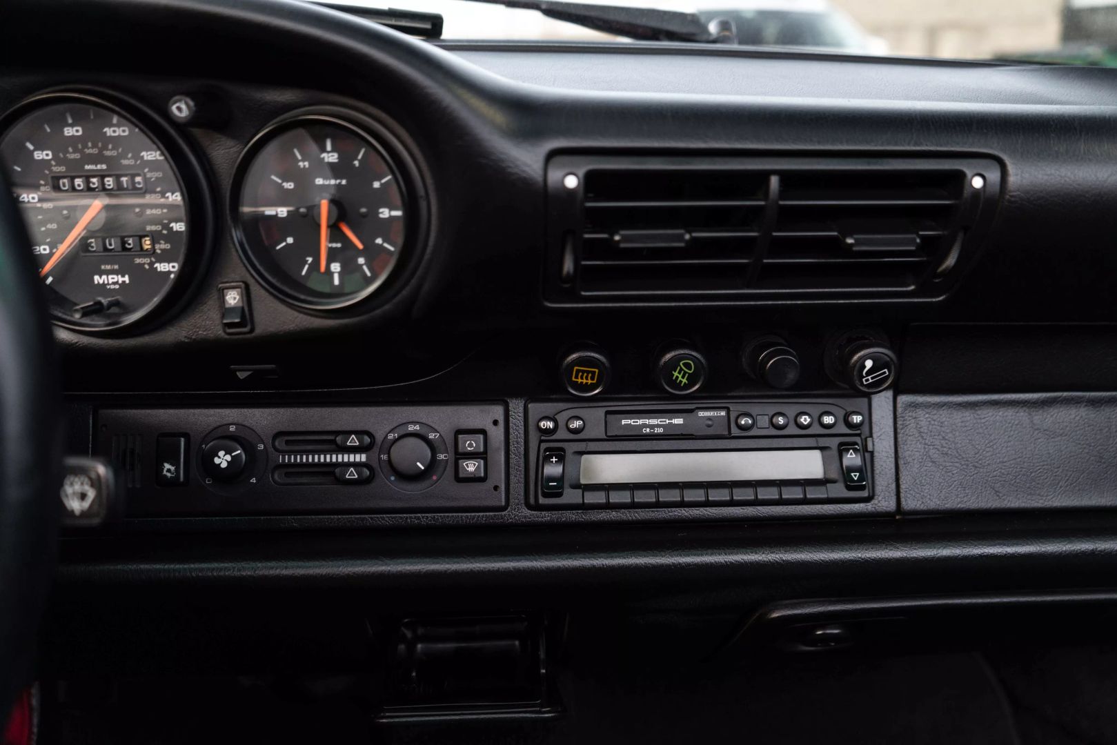 1990 Porsche 911 Carrera 2 - Image 73