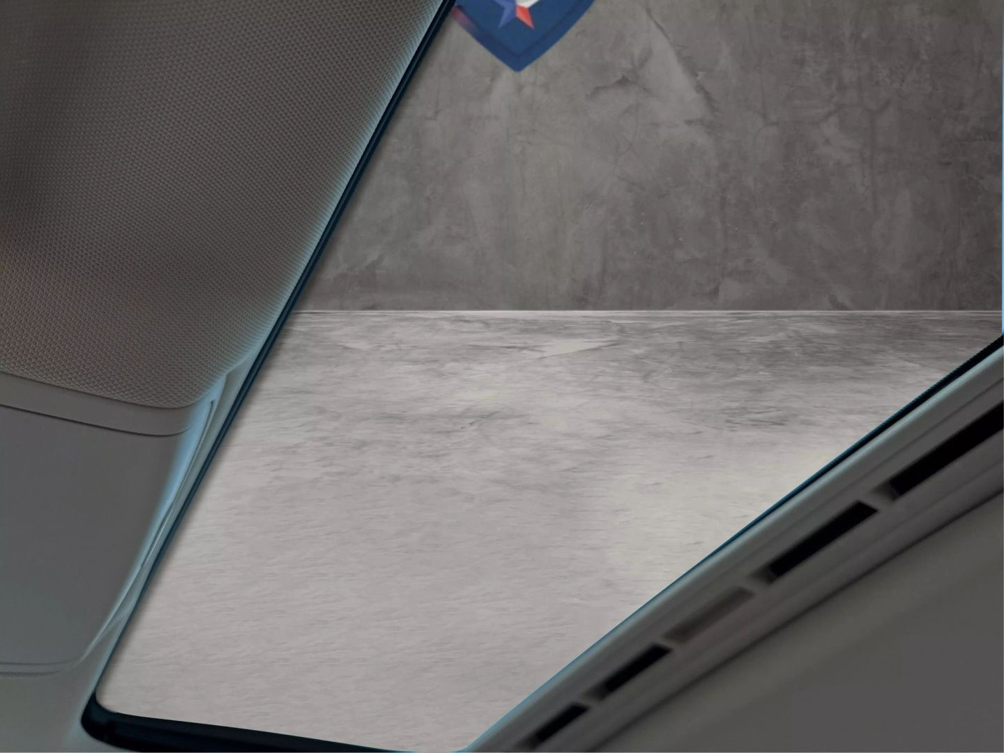 2018 Volkswagen Passat - Image 38