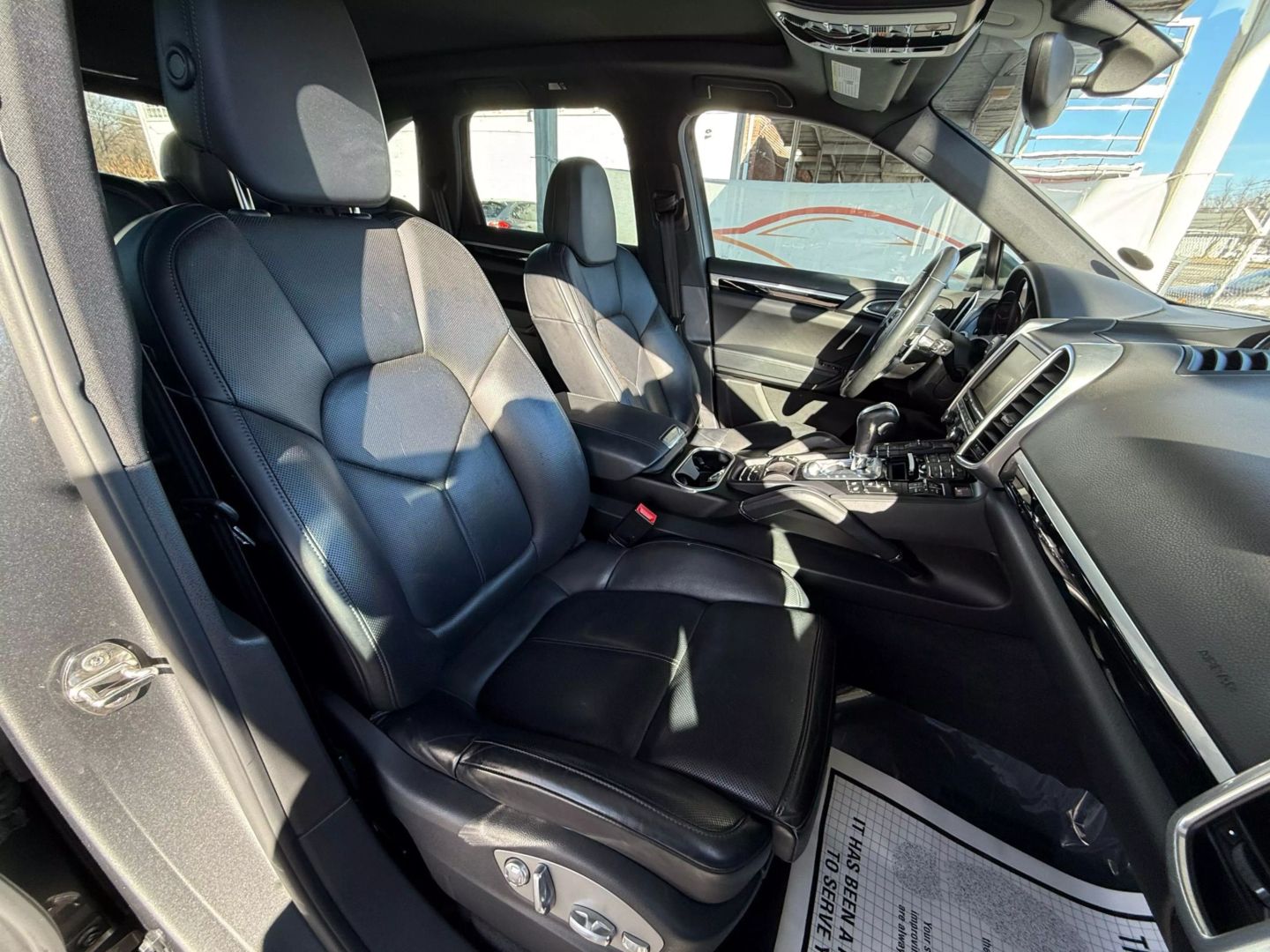 2016 Porsche Cayenne - Image 26