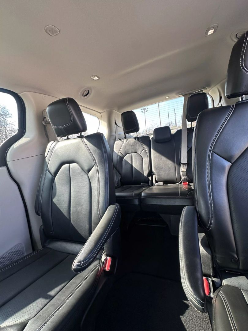2023 Chrysler Pacifica - Image 17