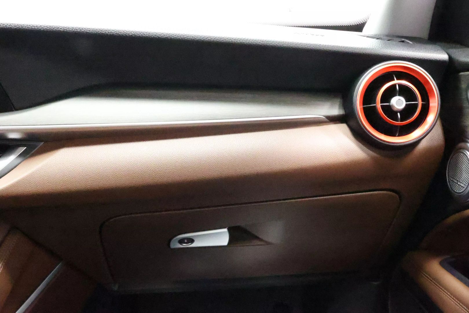 2018 Alfa Romeo Stelvio - Image 90