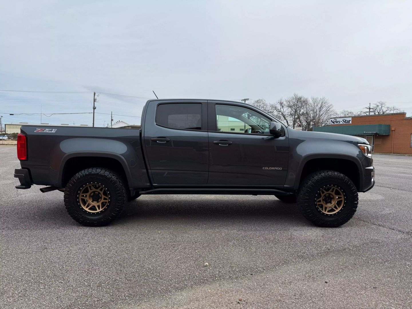 2020 Chevrolet Colorado Crew Cab - Image 8