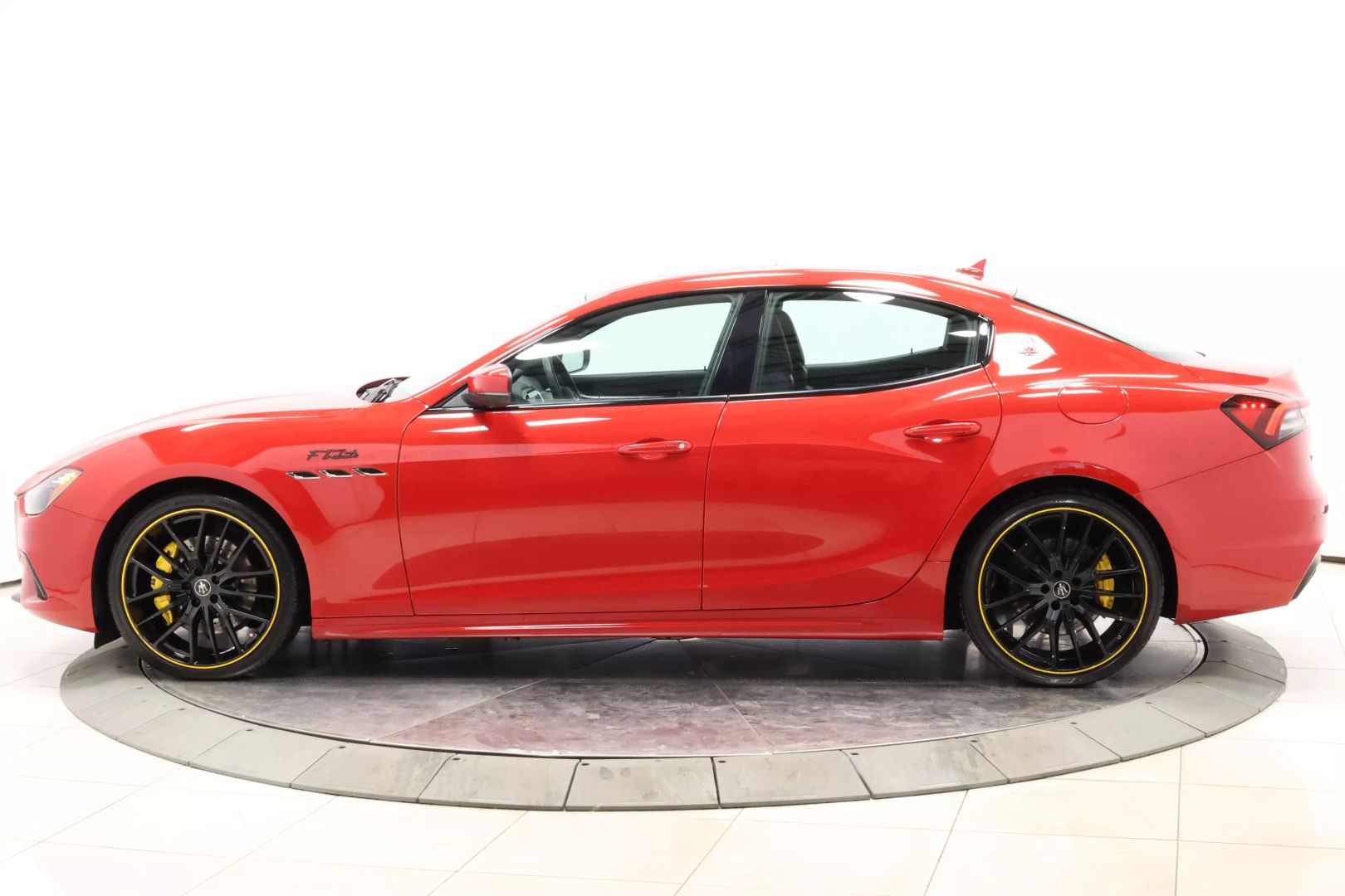 2022 Maserati Ghibli - Image 6