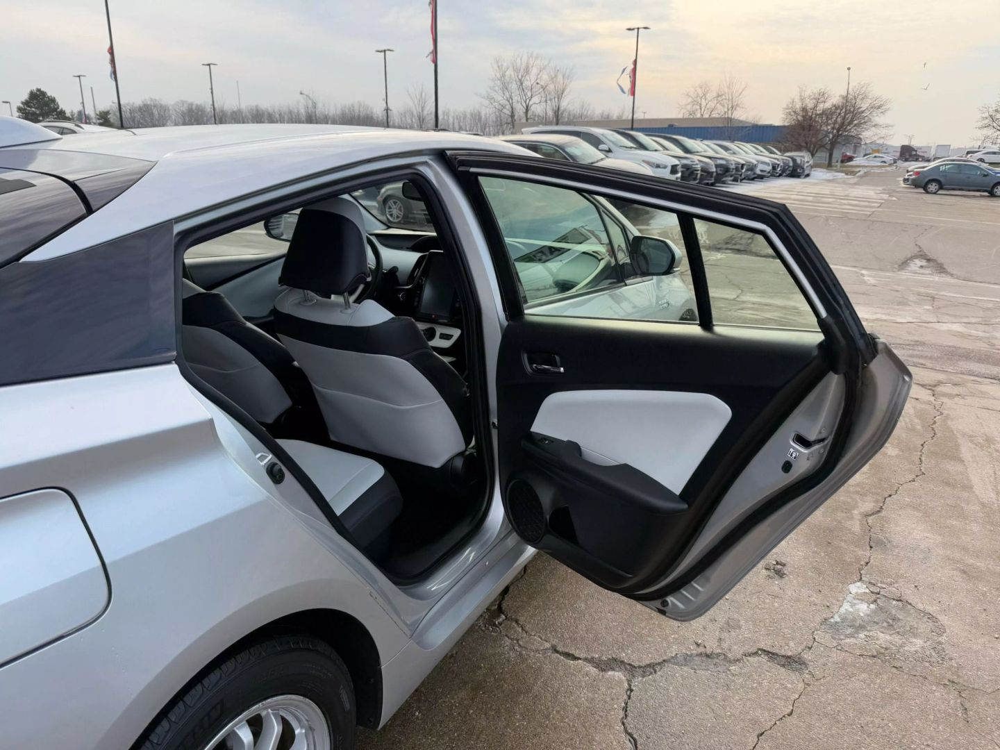 2017 Toyota Prius Prime - Image 23