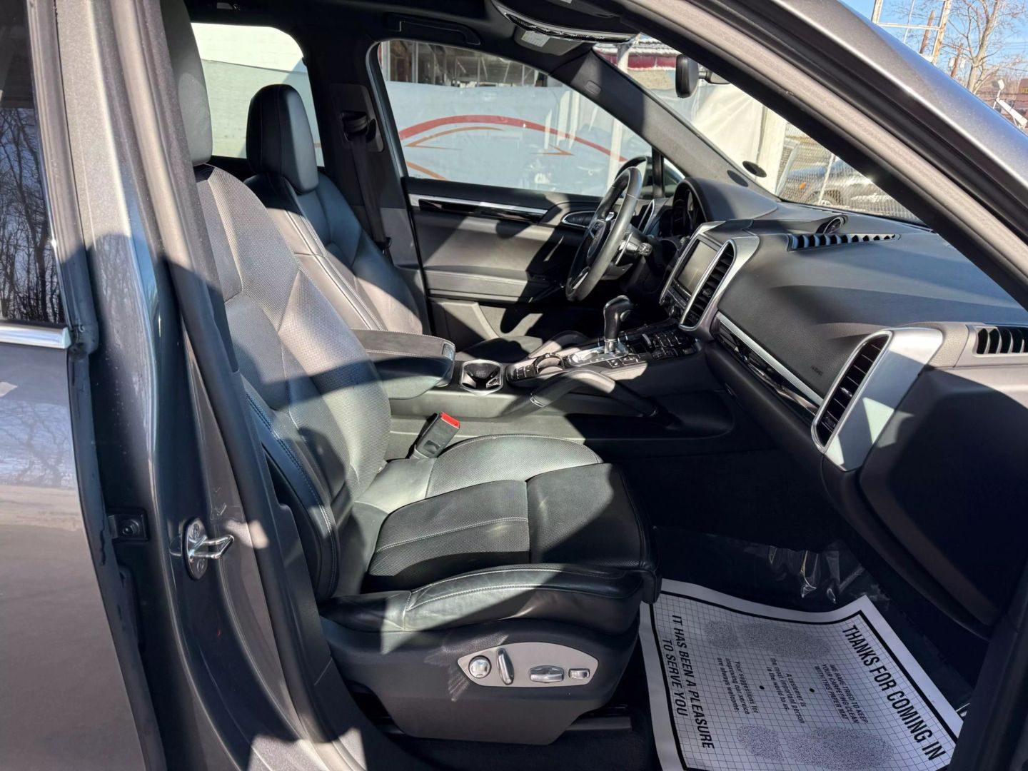 2016 Porsche Cayenne - Image 25