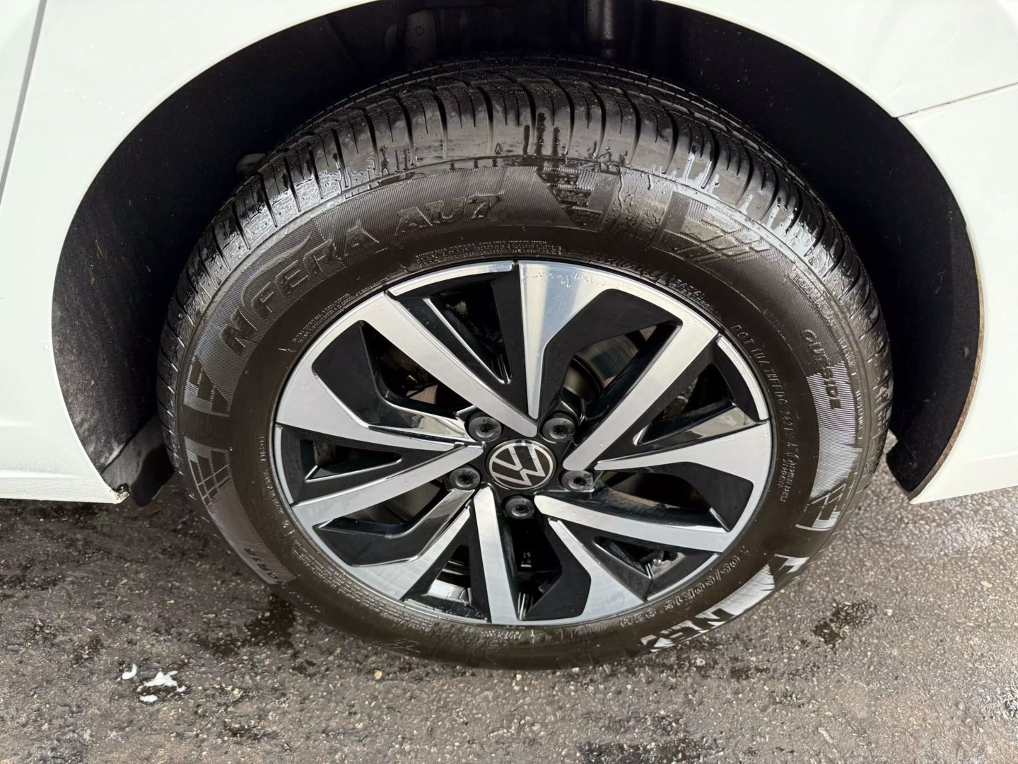 2022 Volkswagen Jetta - Image 41