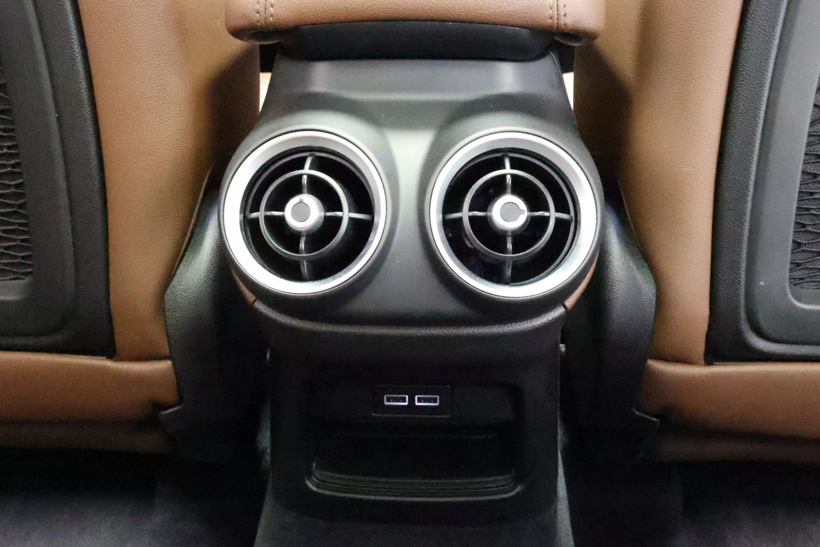 2018 Alfa Romeo Stelvio - Image 77