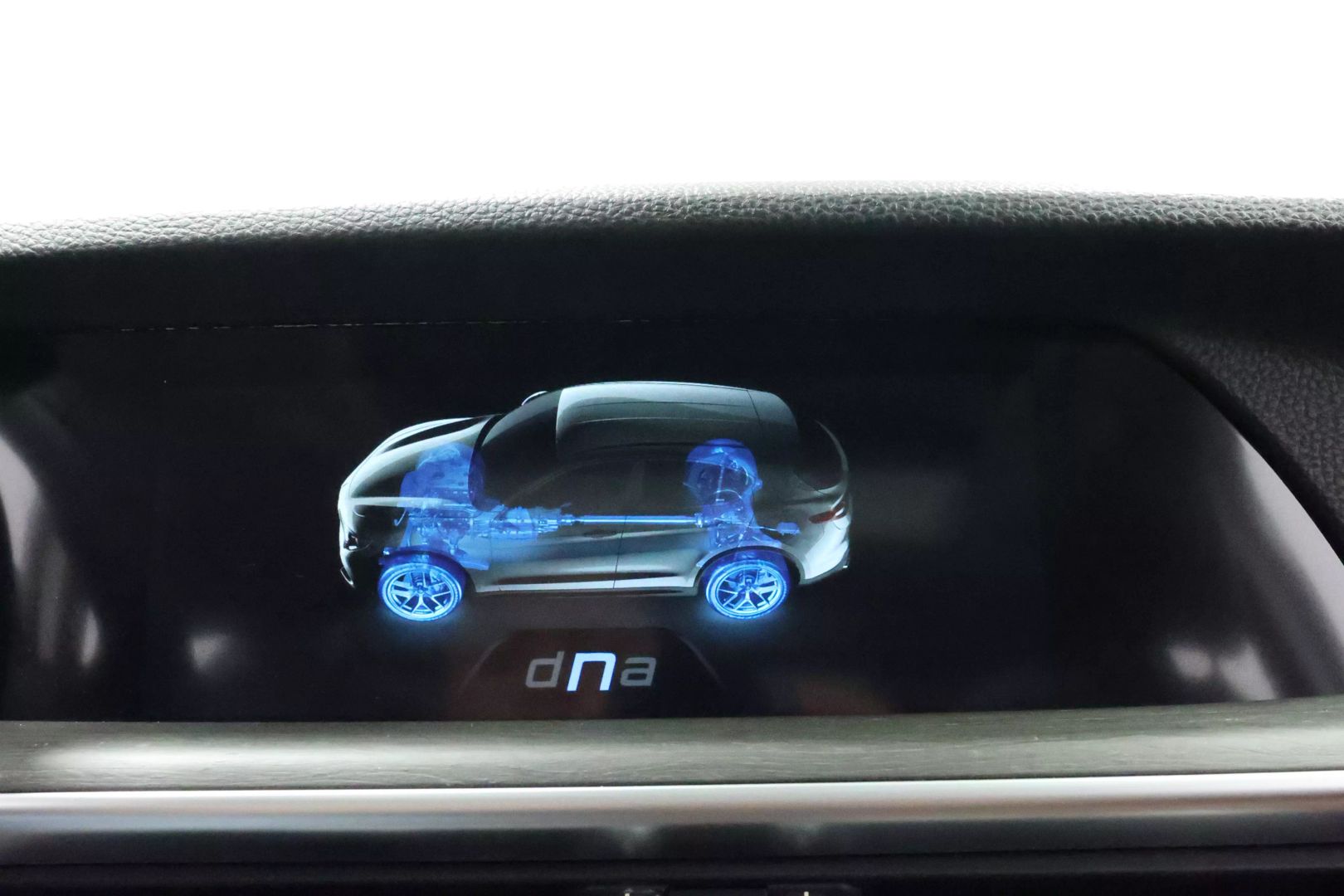 2018 Alfa Romeo Stelvio - Image 35