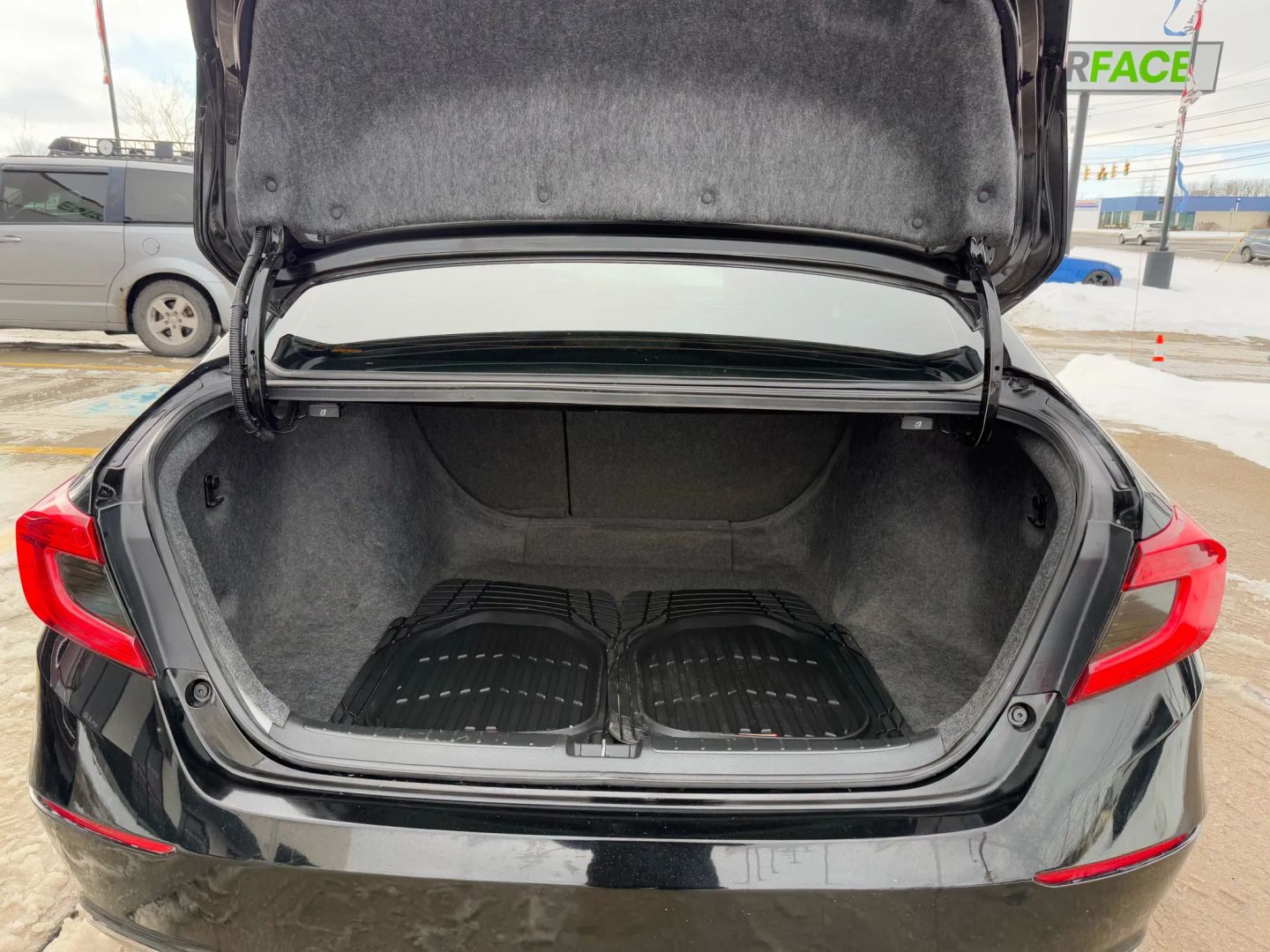 2019 Honda Accord - Image 20