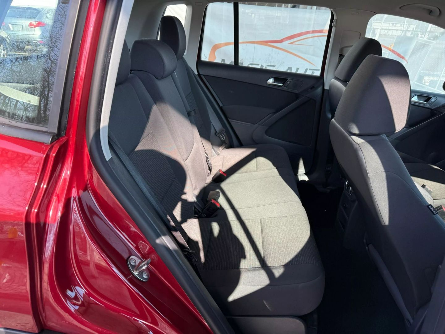 2014 Volkswagen Tiguan - Image 22
