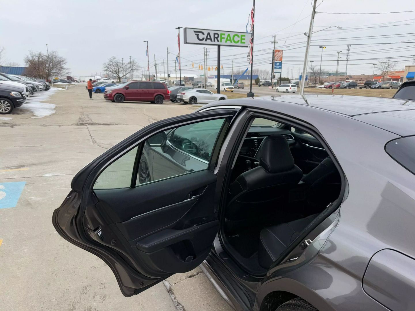 2018 Toyota Camry - Image 20