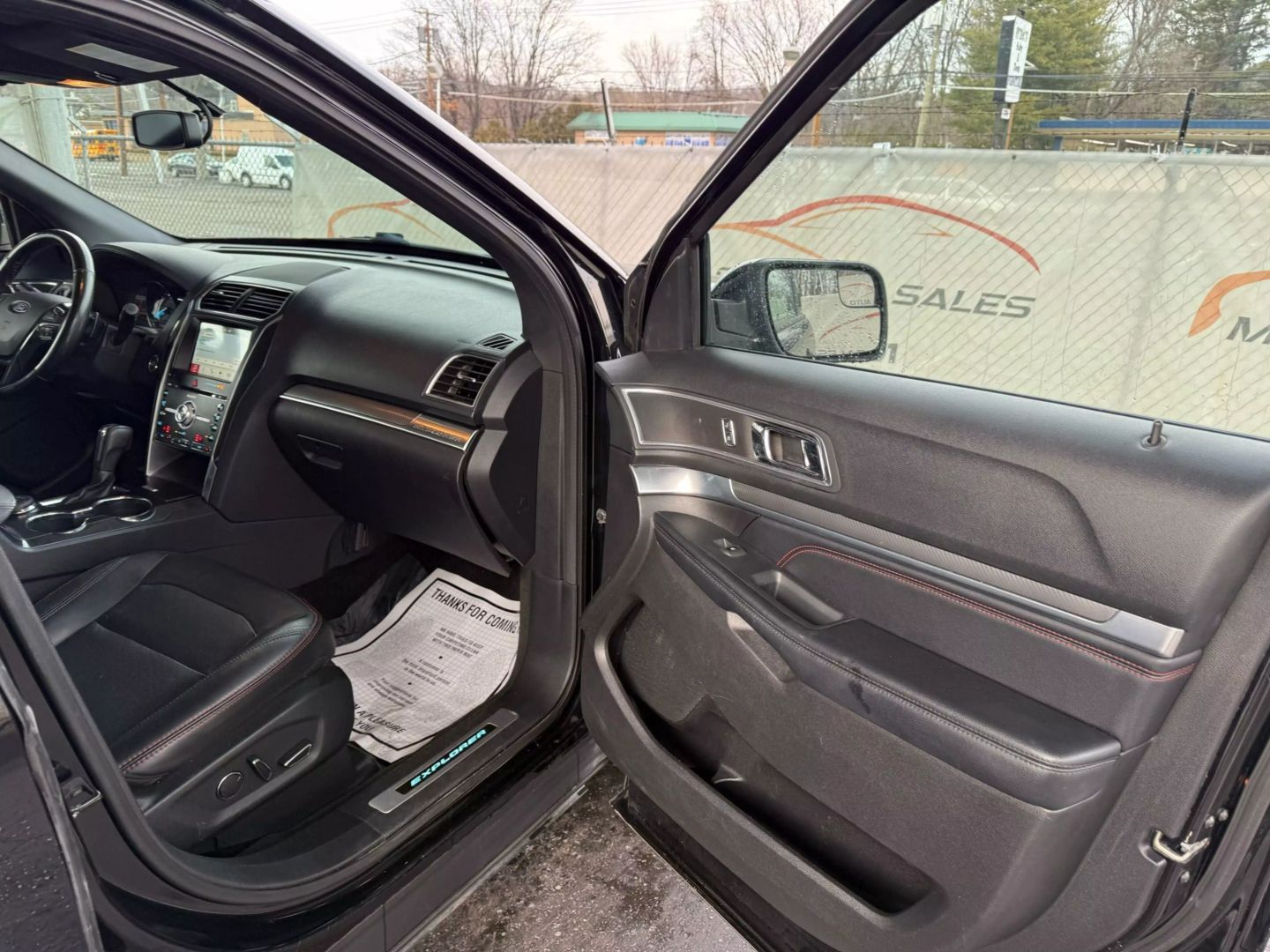 2017 Ford Explorer - Image 25
