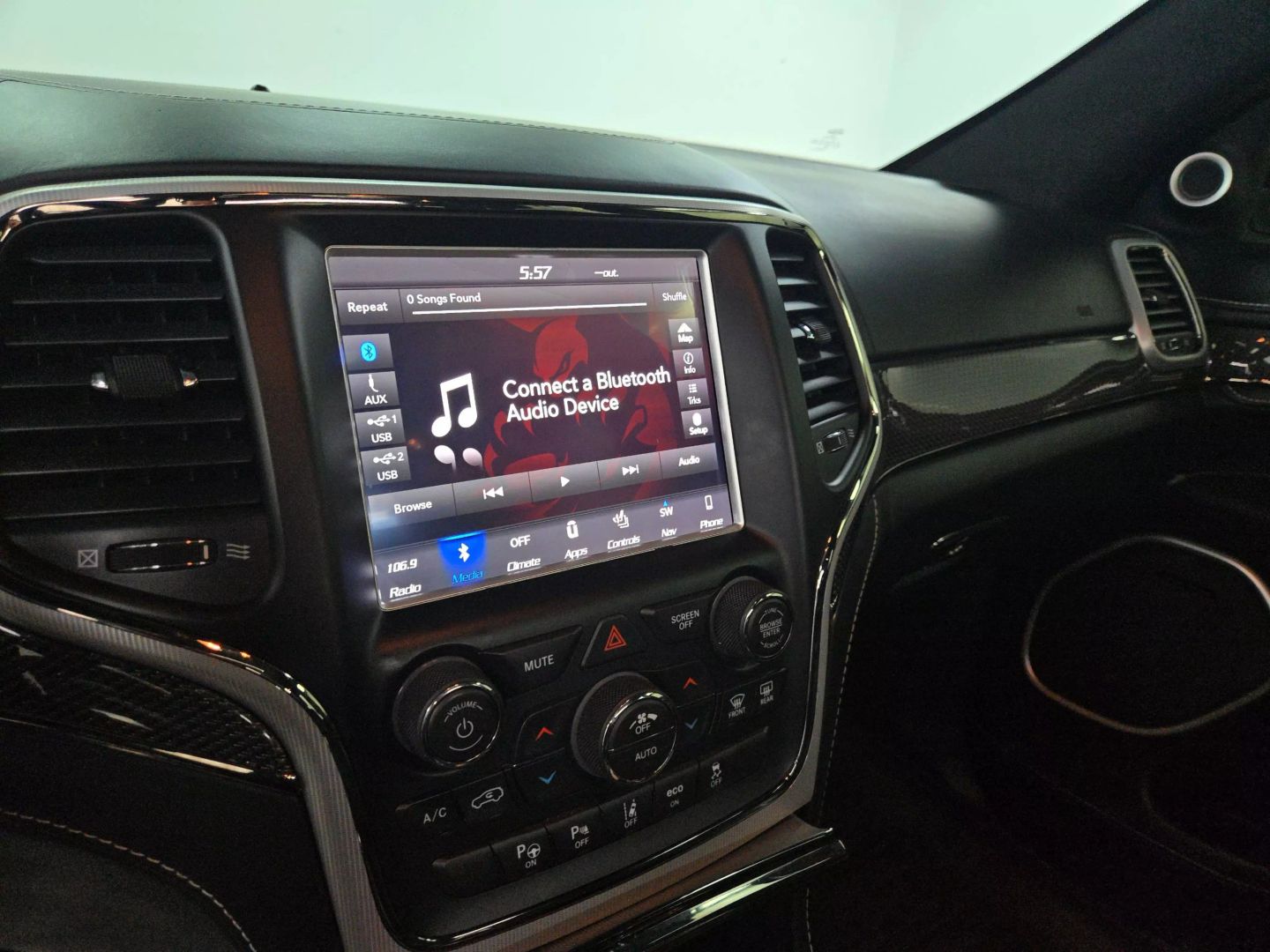 2018 Jeep Grand Cherokee - Image 28